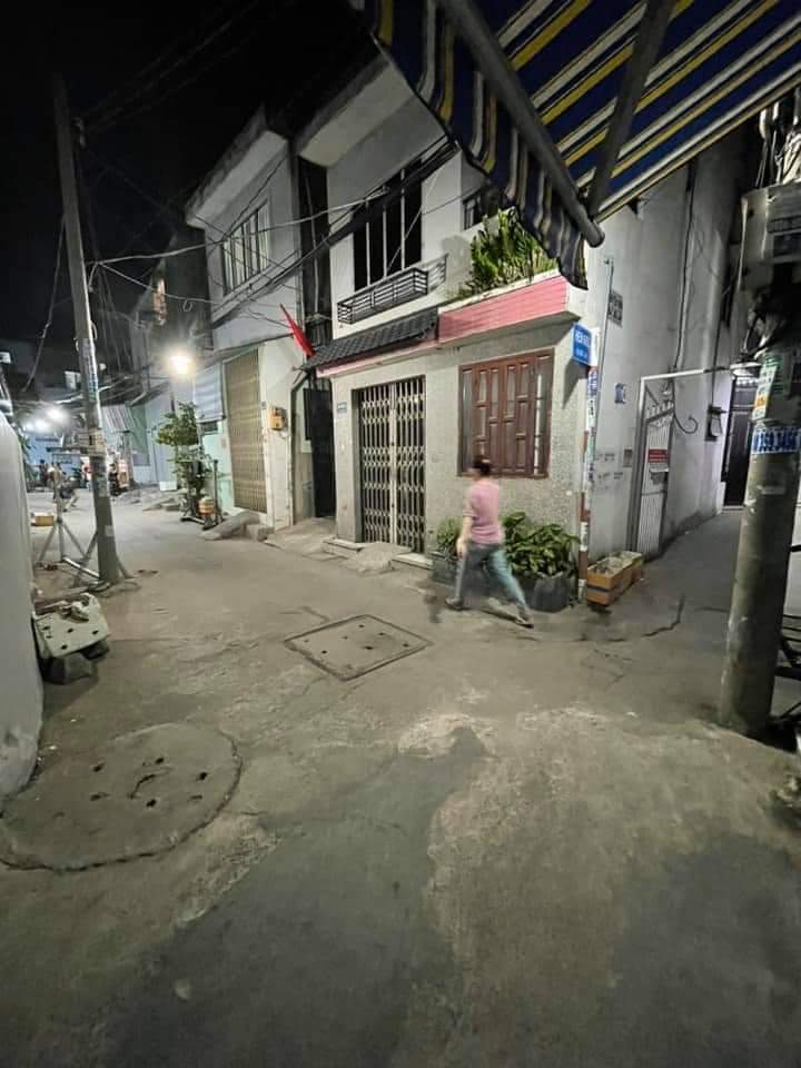 NHÀ QUẬN 7 GIÁP QUẬN 1 - CÓ 7 PHÒNG CHO THUÊ THU NHẬP ỔN ĐỊNH HƠN 20TR MỖI THÁNG - FULL NỘI THẤT - GIÁ CHỈ 4,6 TỶ