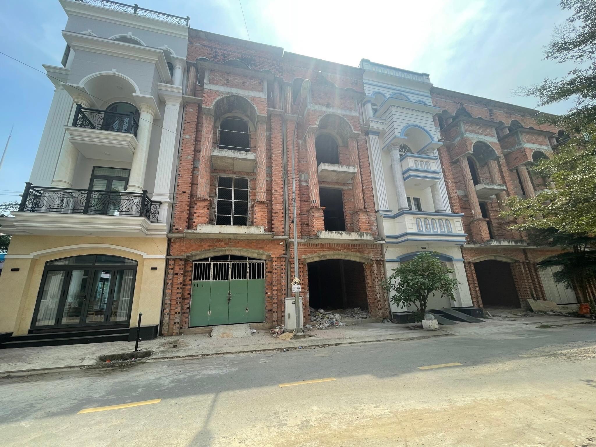 NHÀ LẦU TRẢNG BÀNG, KHU THƯƠNG MẠI MAI ANH, LIỀN KỀ CHỢ TRẢNG BÀNG TÂY NINH