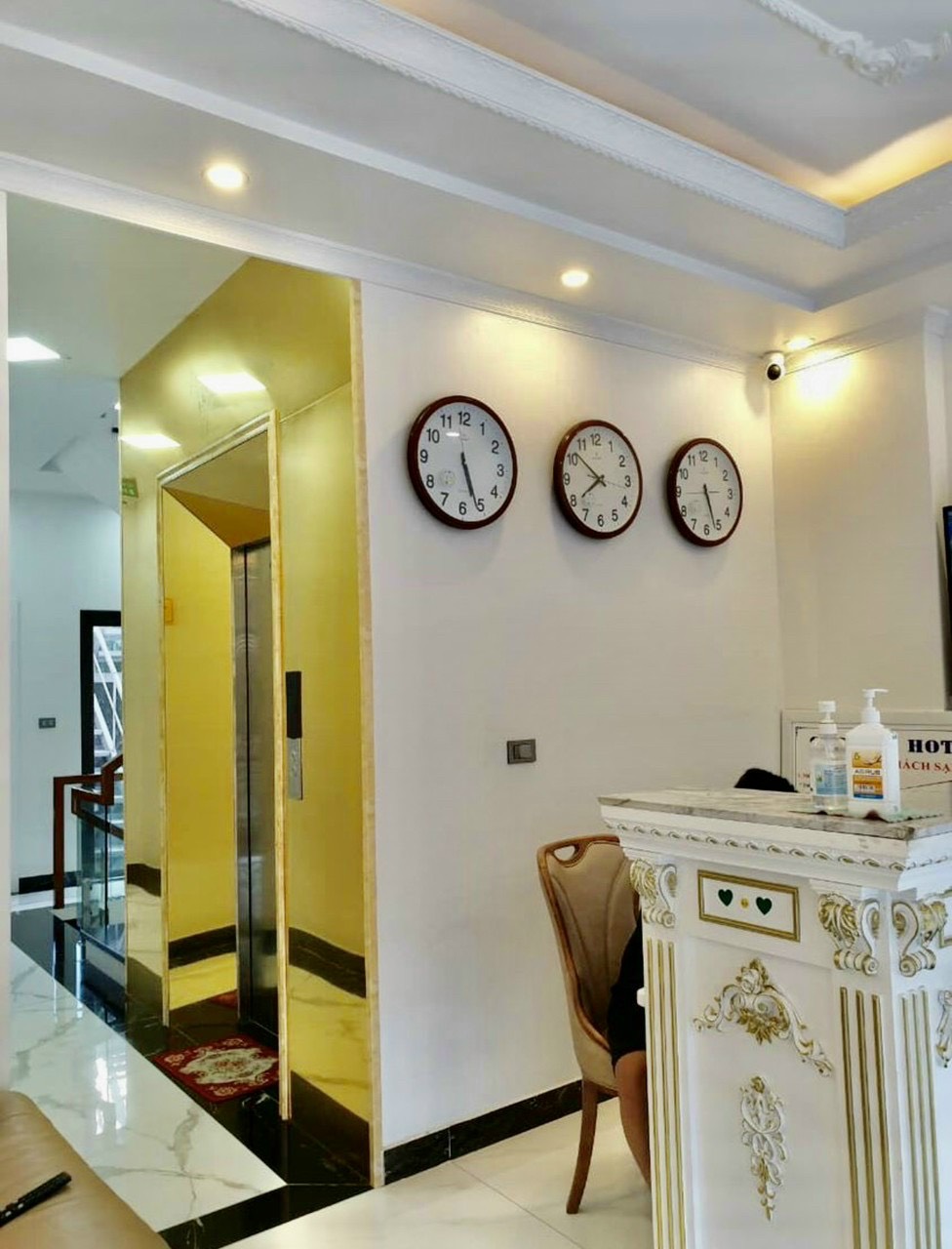 Bán khách sạn tuyến 2 Lê Hồng Phong - 126m2 x 7 tầng - 18 phòng - mt 7m - mới - PCCC đầy đủ