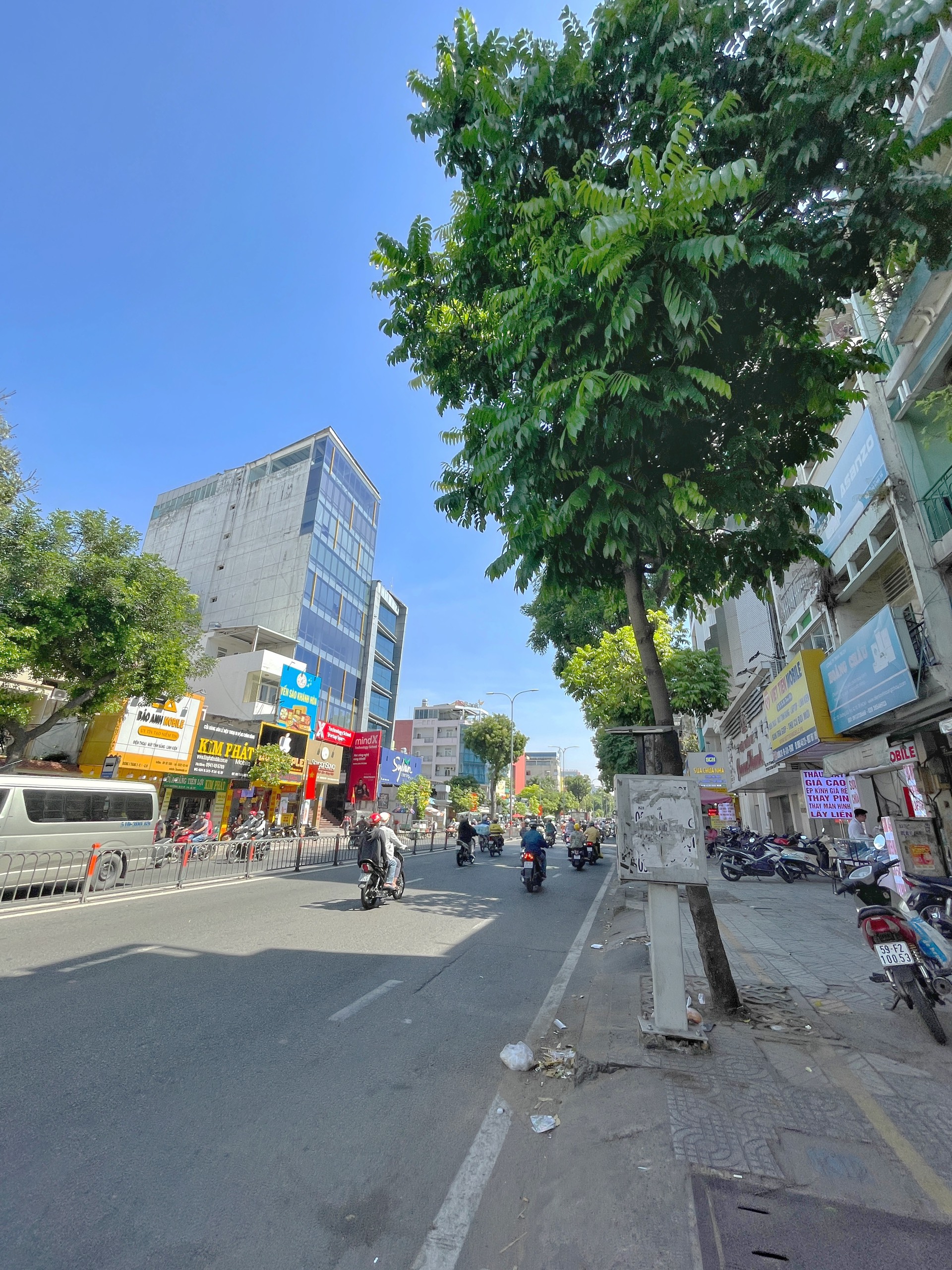 Cho Thuê Nhà Mặt Tiền 3 Tháng 2,Q.10 DT:5x24, ,Trệt 2 lầu. Giá:85 tr/tháng.