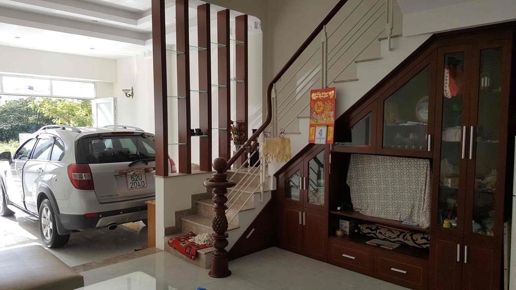 Cho thuê nhà nguyên căn 70m2 mặt tiền đường D6 p. Bình Thuận Quận 7