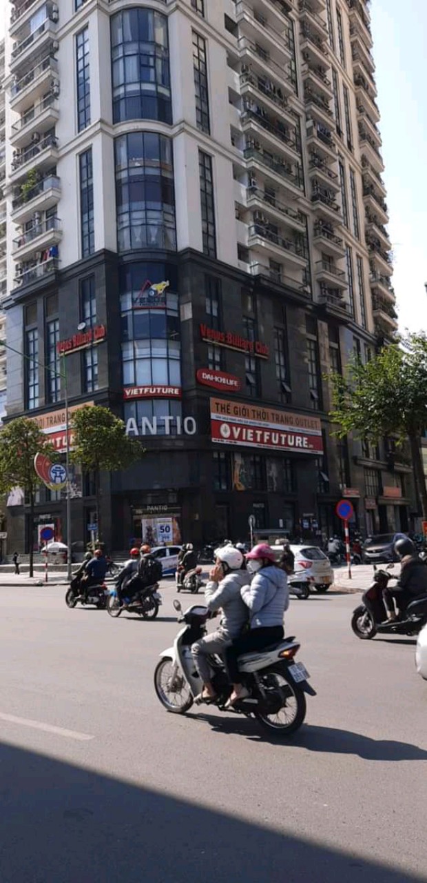 Building 150m2, 3 mặt đường chính, 20m mặt tiền, mở cửa 3 mặt, 7 nổi 1 hầm giữ TT Cầu Giấy