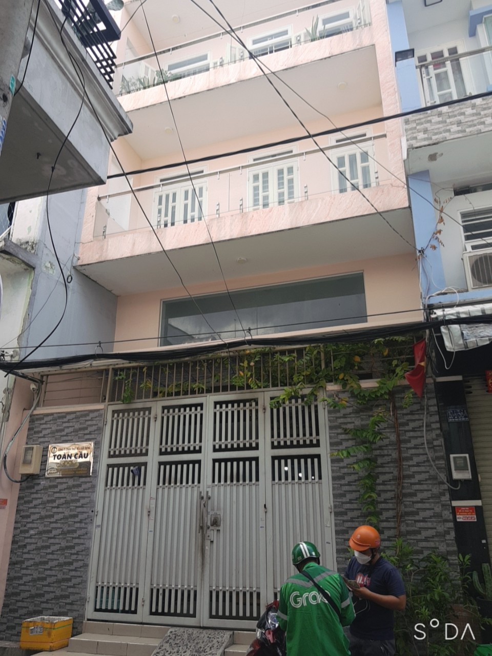 Chính chủ cần bán căn nhà 4 tầng vị trí đắc địa đường Trịnh Đình Trọng, phường Phú Trung, quận Tân Phú