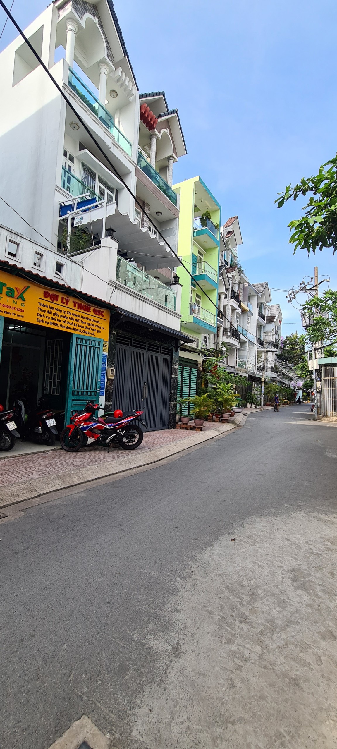 Bán nhà Huỳnh văn nghệ p15 Tân bình. Diện tích 4x17,5m Đường trước nhà 7-8m Thiết kế 1 trệt 2 lầu sân thượng Giá bán