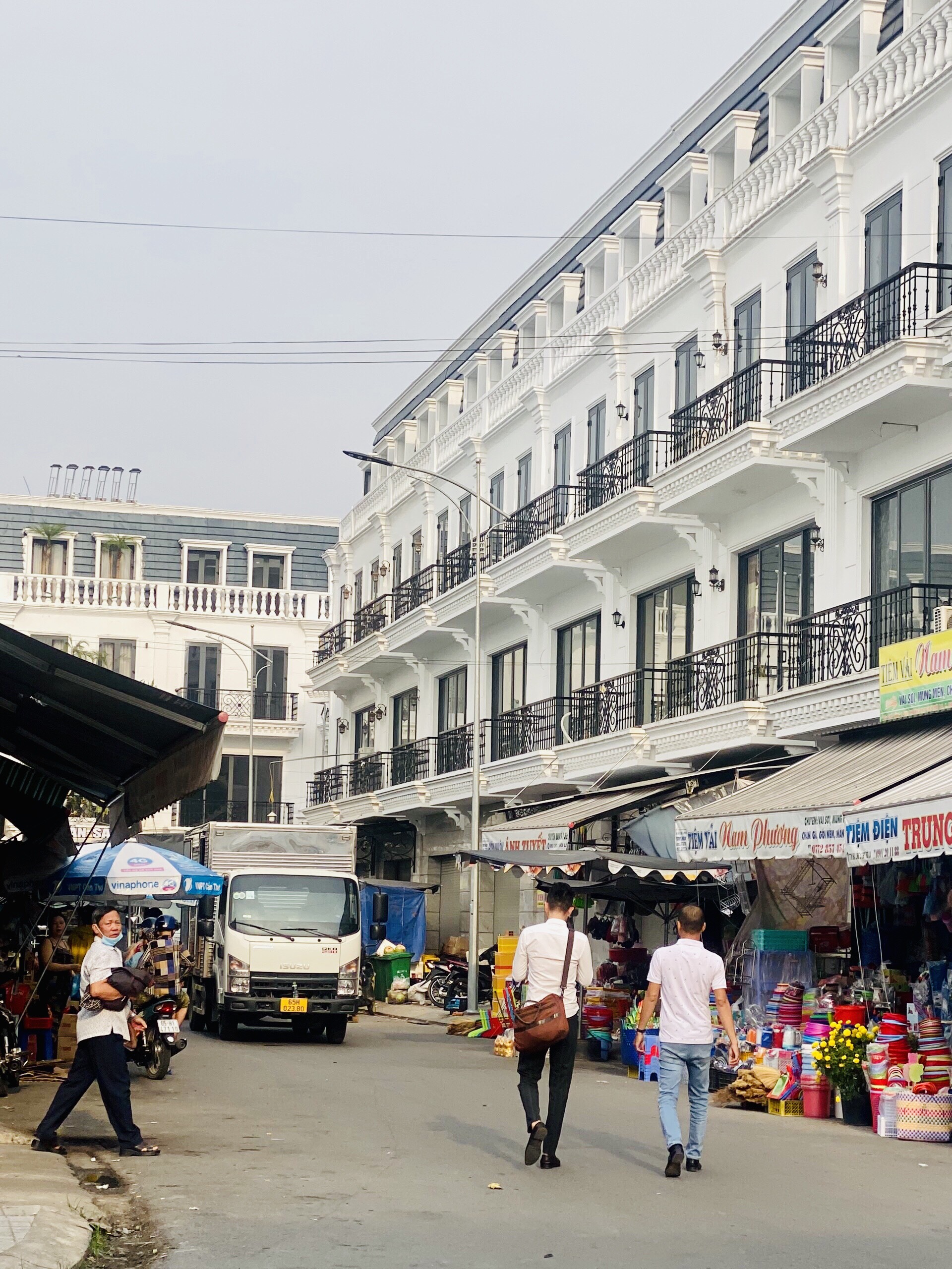 Nhà ở chợ thới lai giá hơn 2 tỷ xíu hỗ trợ vay