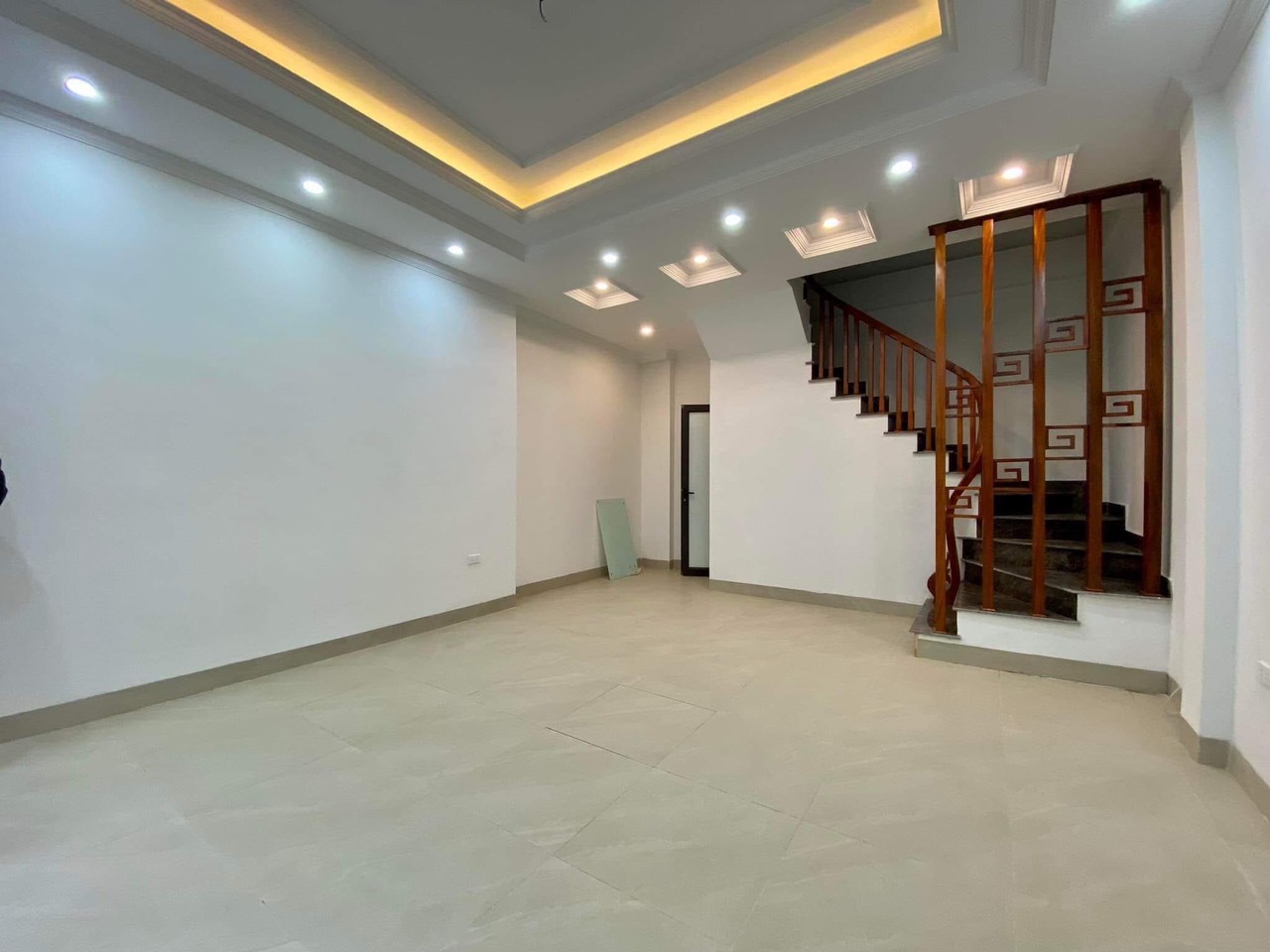Siêu hót giá đầu tư - Long Biên - ôt đổ cổng - 60m2 3.5 tỷ