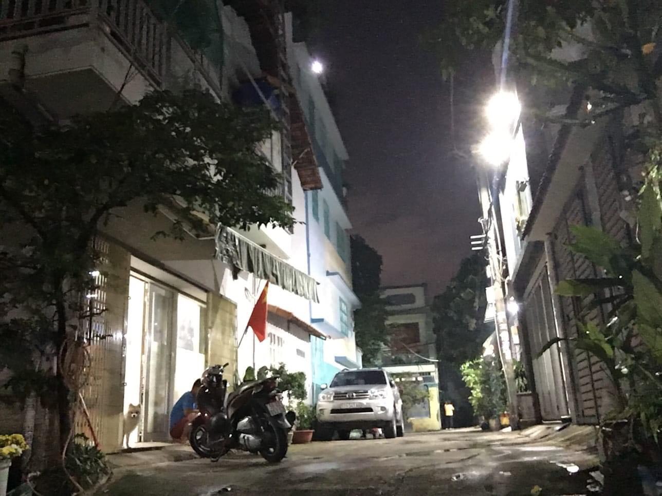 Bán nhà lô góc siêu đẹp đường dương đức hiền, 2 tầng hẻm 6m thông, 61m2 chỉ 7.7 tỷ