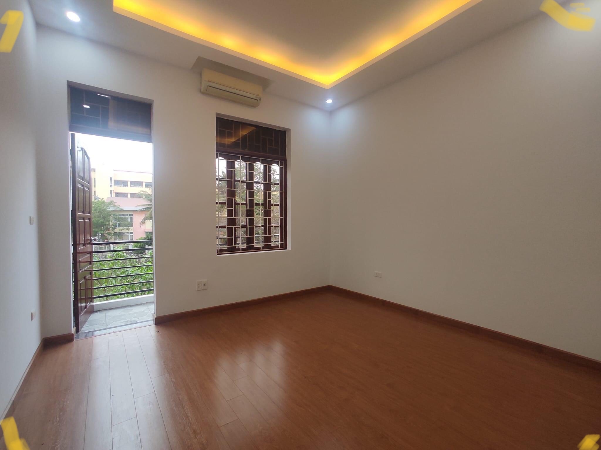 BÁN NHÀ PHỐ BẾ VĂN ĐÀN HÀ ĐÔNG 70M 4 TẦNG 8 TỶ Ô TÔ ĐỖ CỬA