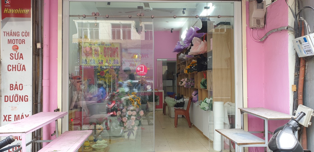 Chính chủ cần cho thuê nhà nguyên căn 3 tầng vừa ở vừa kinh doanh cực sầm uất mặt đường Đội Cấn.