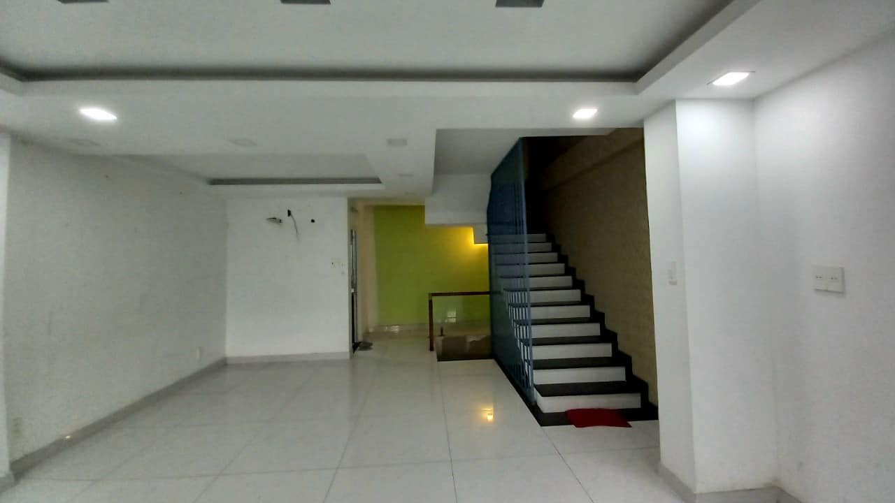 Nhà mới 4 tầng 339/12 Lê Văn Sỹ, 4PN, Sân thượng dọn vào ở luôn