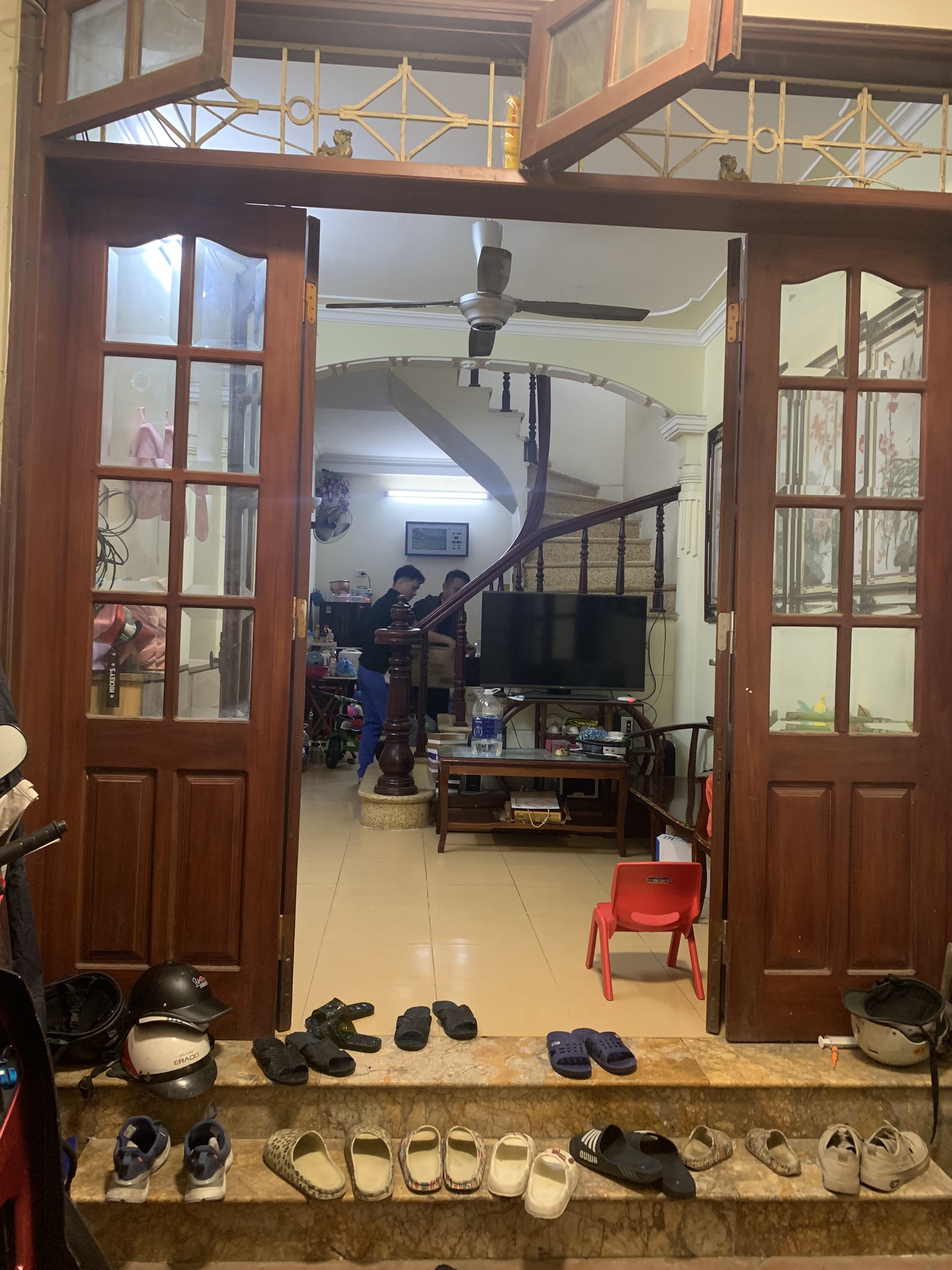 Bán nhà ở Lê Trọng Tấn Hoàng Mai 37m2 4tầng Ô TÔ ĐỖ CỬA, TẶNG NỘI THẤT ở ngay