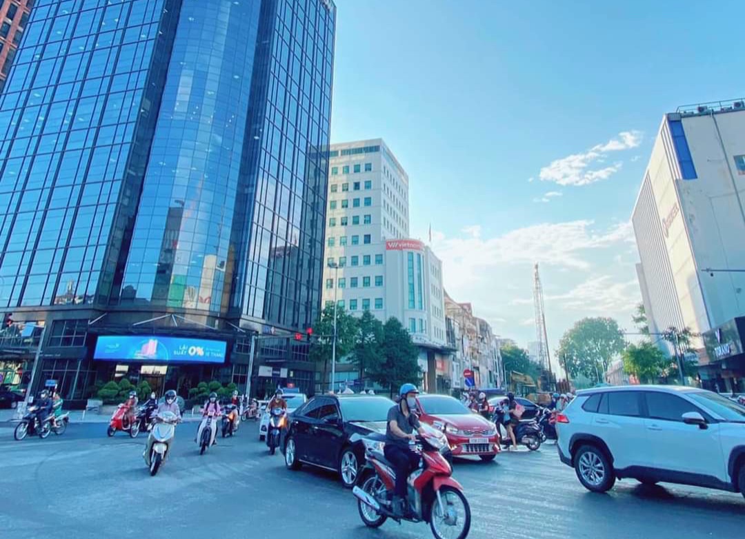 Bán Toà Nhà Đa Năng VIP! Mặt Phố Duy Tân Cầu Giấy - 555m - 16m MT - 380 tỷ.