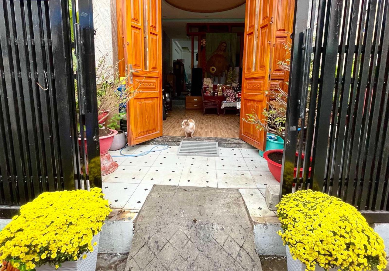 Bán nhà 64/ Nguyễn phúc chu p15 Tân bình Diện tích 4x12,5mThiết kế 2 lầu - 4 phòng ngủ Đường trước nhà 4m Hướng