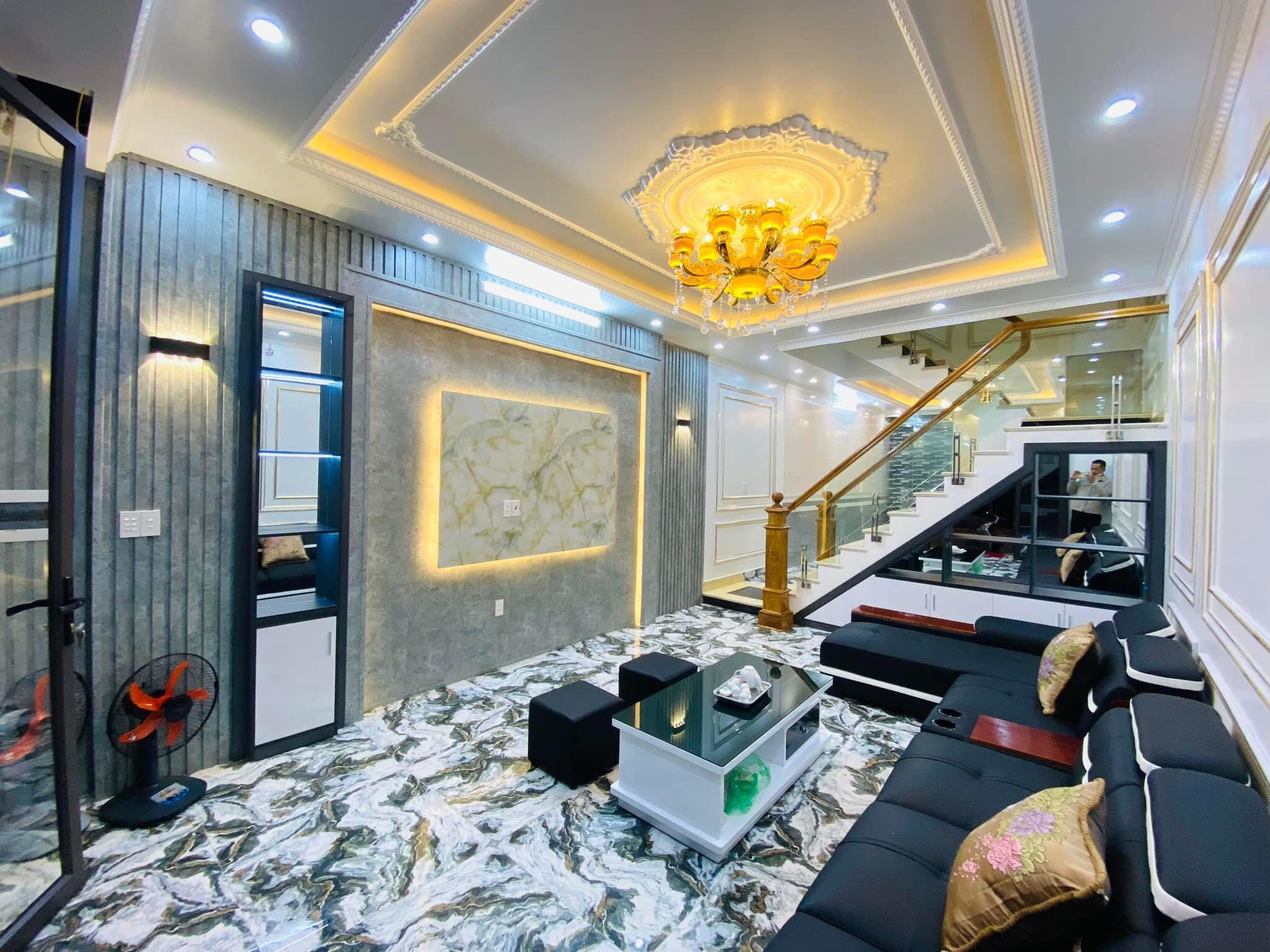 BÁN NHÀ PHỐ HUỲNH THÚC KHÁNG- KINH DOANH SẦM UẤT, KHU VỰC VIP ĐỐNG ĐA-DT 42m2 x 5 tầng x MT 4m2- GIÁ 6,5 Tỷ