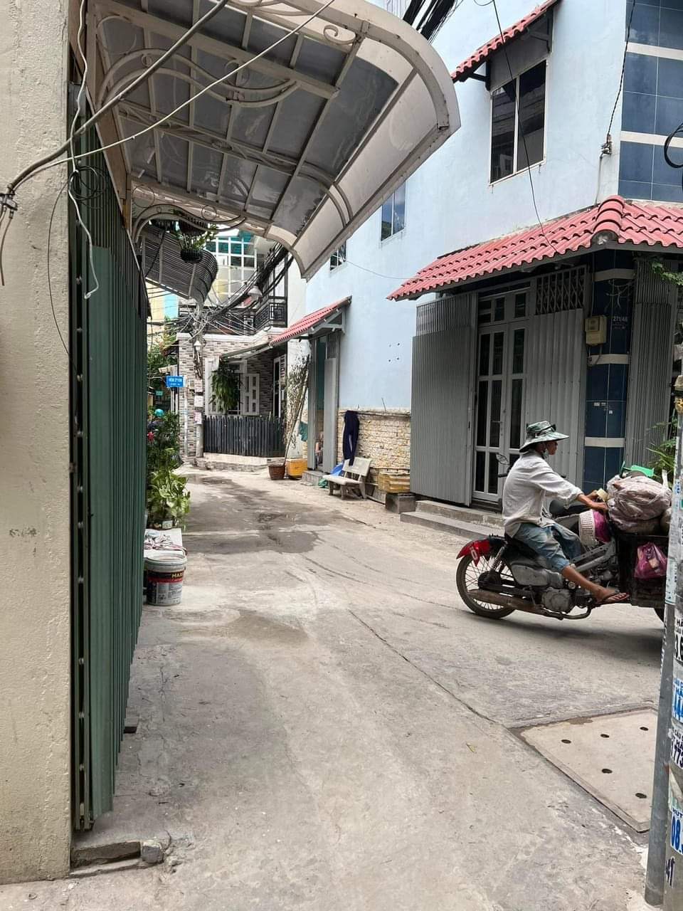 NHỈNH 2 TỶ CÓ NHÀ HẺM XE HƠI -TRUNG TÂM QUẬN 7 - NHÀ 3 TẦNG CÔNG NĂNG ĐẦY ĐỦ - GIÁ CHỈ 2,6 TỶ