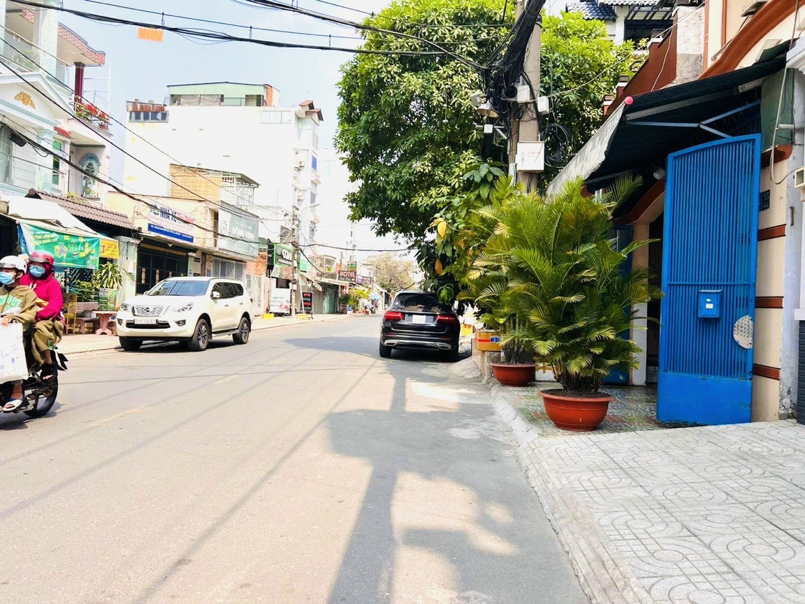 Bán lô đất đẹp Sale nhanh 85Tr/m còn 79Tr/m chốt Còn lô đất lọt khe dãy nhà cao tầng đồng bộ…Hẻm 331/ Phan Huy