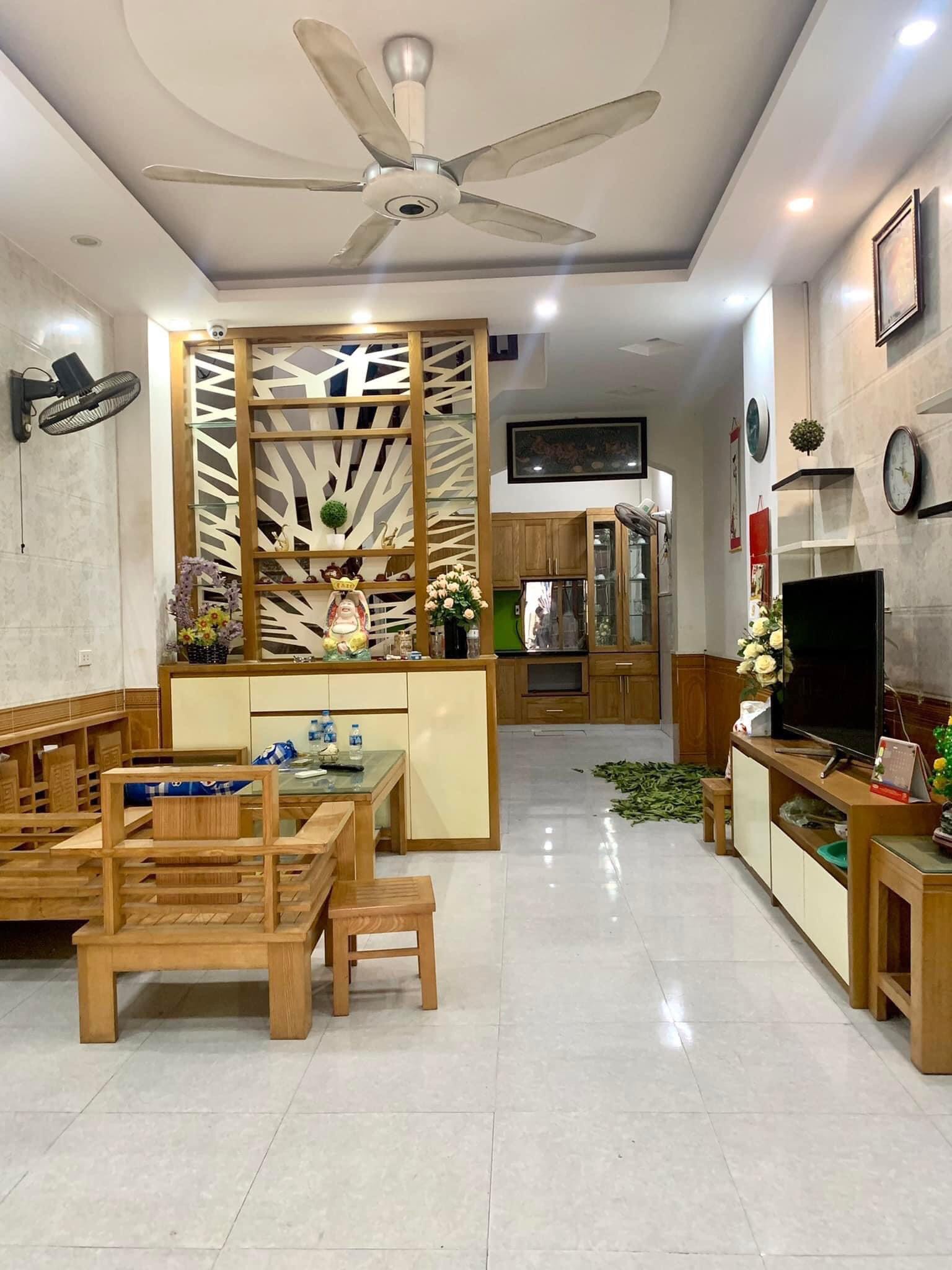 Bán Gấp Nhà Phố Quan Nhân Quận Thanh Xuân 55m2, 4 Phòng Ngủ, Gần Phố Chỉ 5.5 Tỷ.