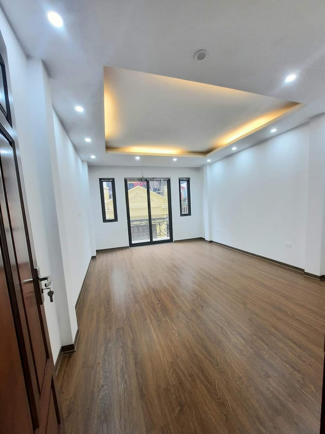 Bán nhà Tân Mai, phân lô ô tô tránh, gara ô tô, 45m2 6 tầng, thang máy, 6,9 tỷ