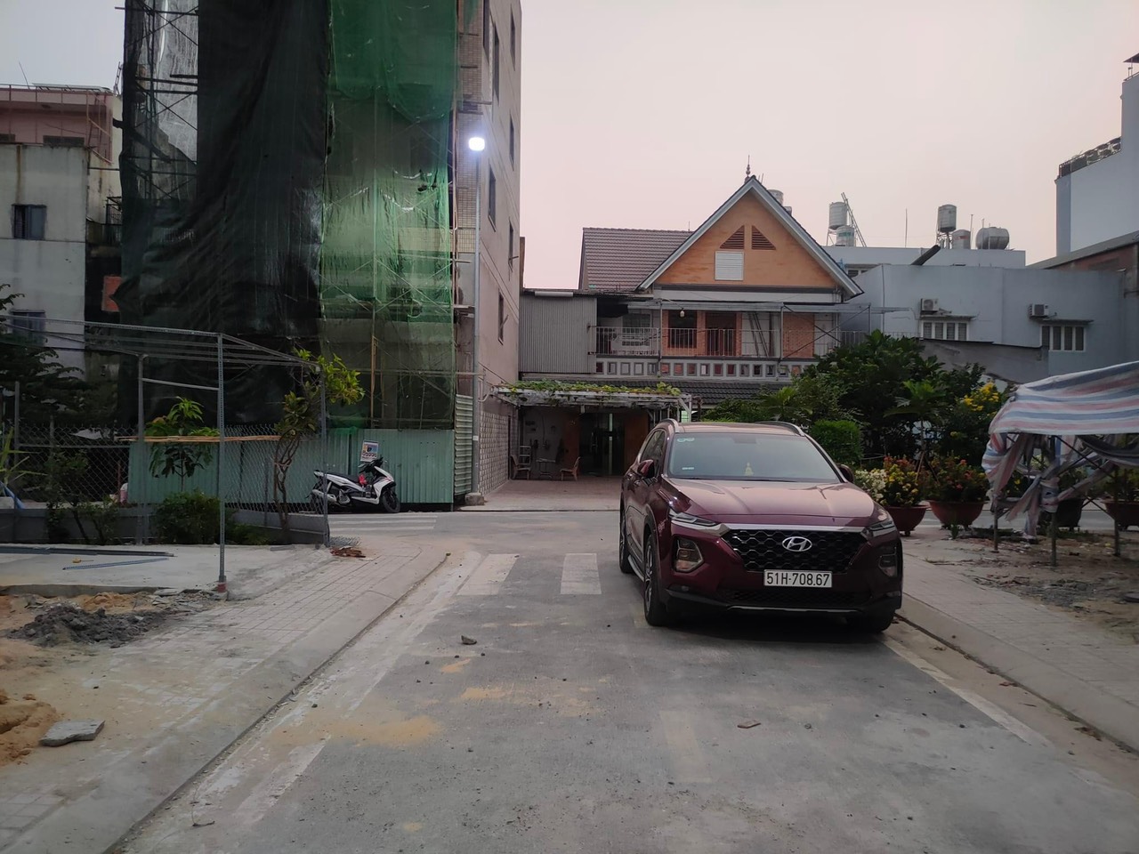 Bán nhà 5 tầng đường lê trọng tấn, hẻm xe hơi, 51m2 chỉ 5.9 tỷ, kiến trúc châu âu xịn mịn