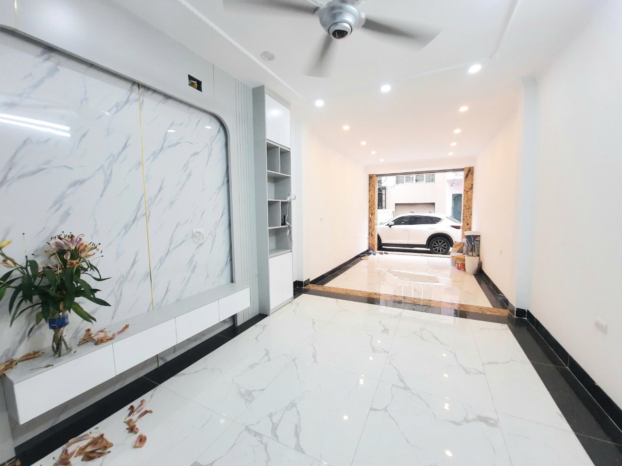 Bán GẤP nhà Tân Mai, gần Hồ Đền Lừ, 55m2 5 tầng, thang máy, gara ô tô, hơn 8 tỷ