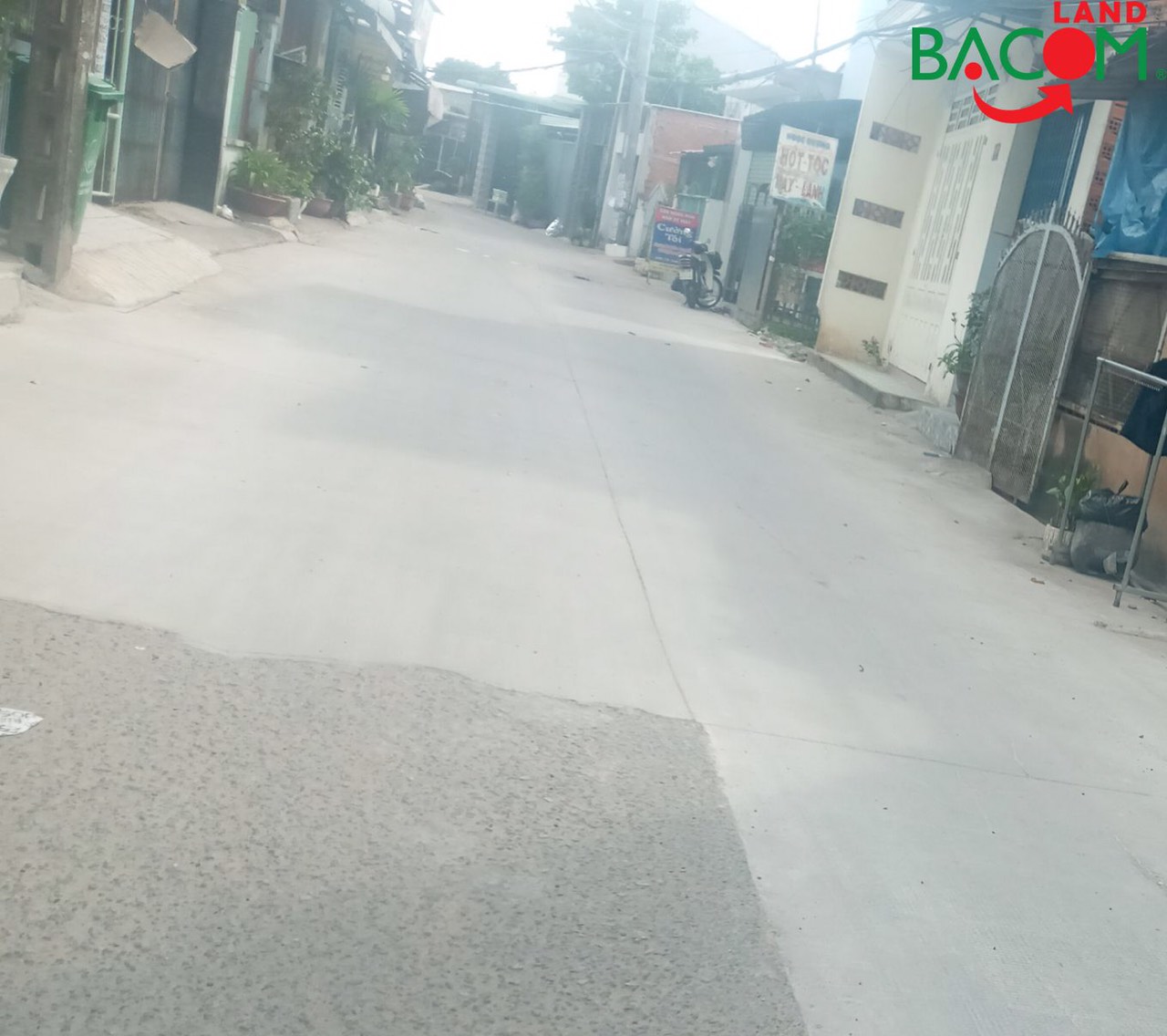 Nhà mặt tiền kinh doanh 1 trệt 1 lầu, 67m2, đường oto thông, sổ riêng thổ cư, P. Long Bình, Biên Hòa giá chỉ 3.85 tỷ