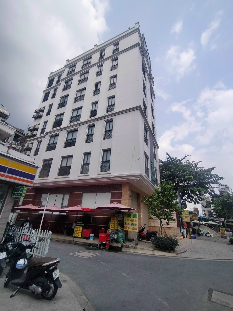 Cho thuê góc 2MT Bạch Đằng, P2, Quận Tân Bình