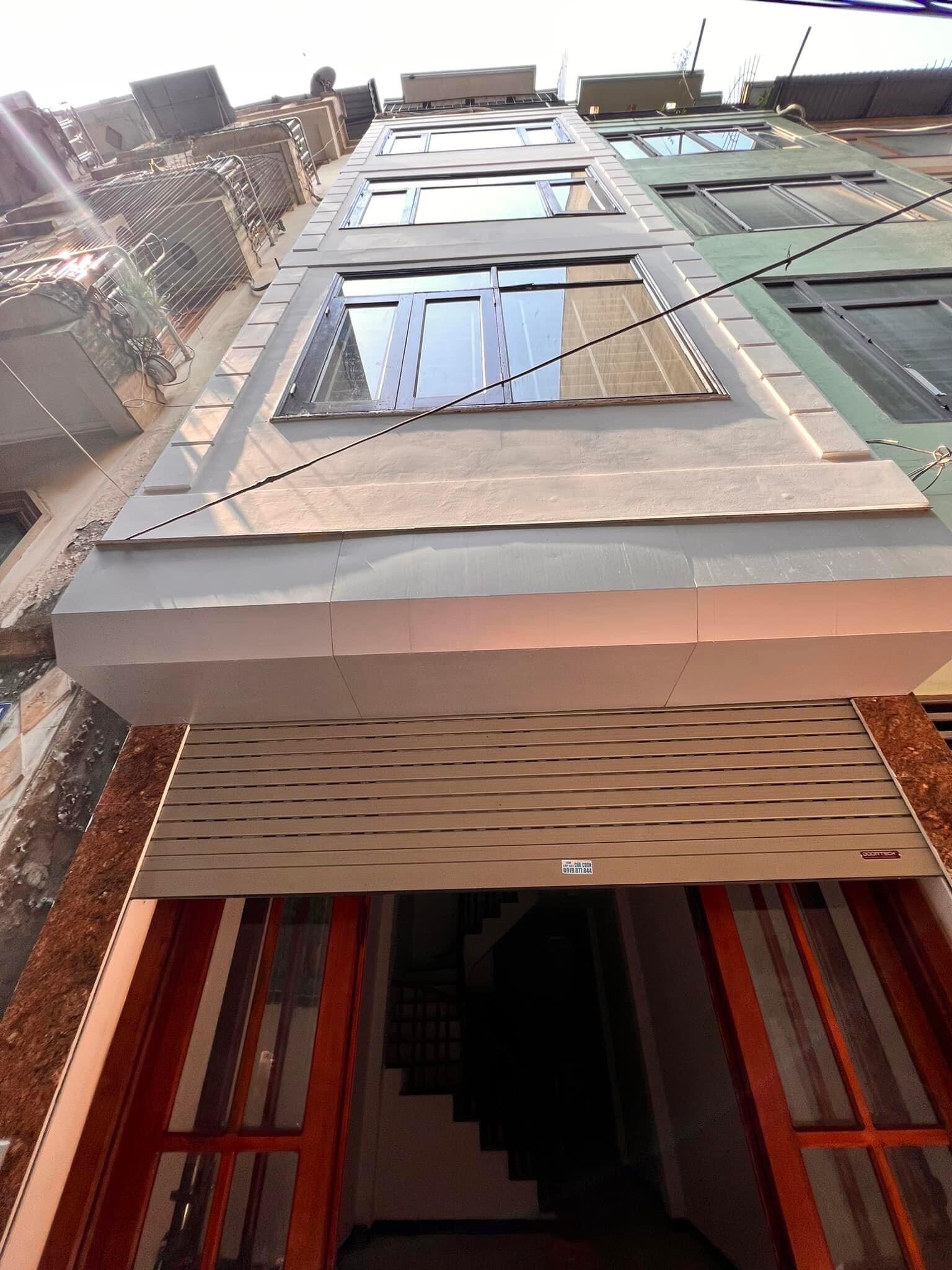 CHỈ 1 CĂN DUY NHẤT Phố Chính Kinh 33m2 x 5 Tầng Ngõ Nông, Gần Ô Tô Ngay Ngã Tư Sở.