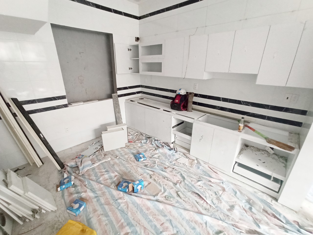 Bán dãy nhà xây mới 3 tầng tường riêng 40m x 3 tầng có khe thoáng GIÁ 2.59 tỉ Đà Nẵng