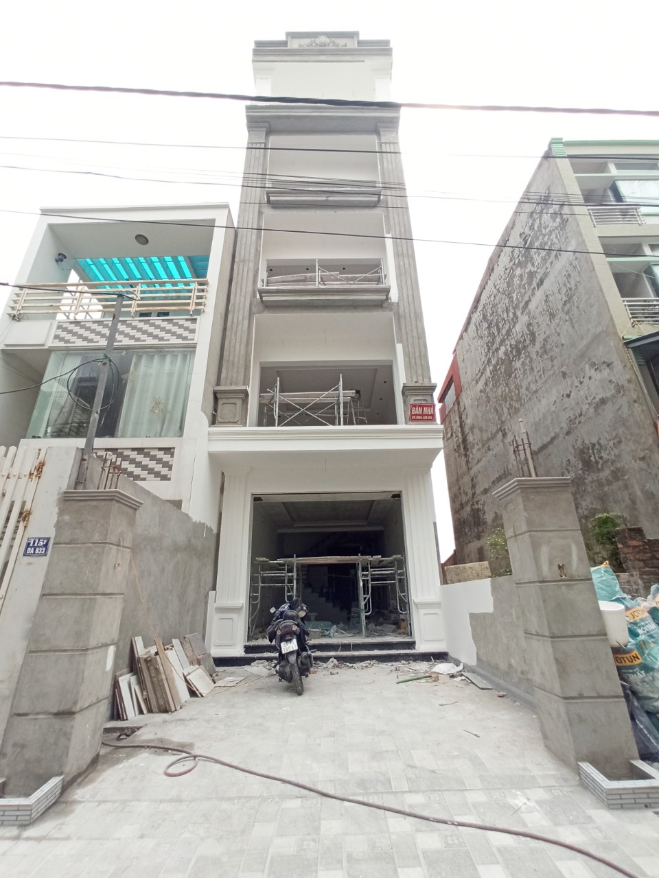 Siêu phẩm 115m x 5 tầng thang máy 7 ngủ khép kín GIÁ 8.5 tỉ khu phân lô 333 Văn Cao