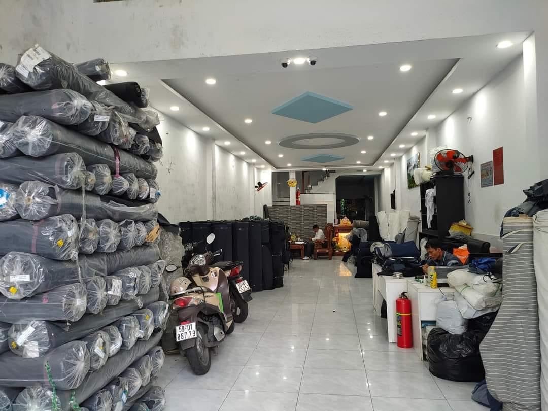 Bán nhà mặt tiền khu chợ vải phú thọ hòa, 2 tầng, đường nhựa 10m, 140m2 giá 25.9 tỷ