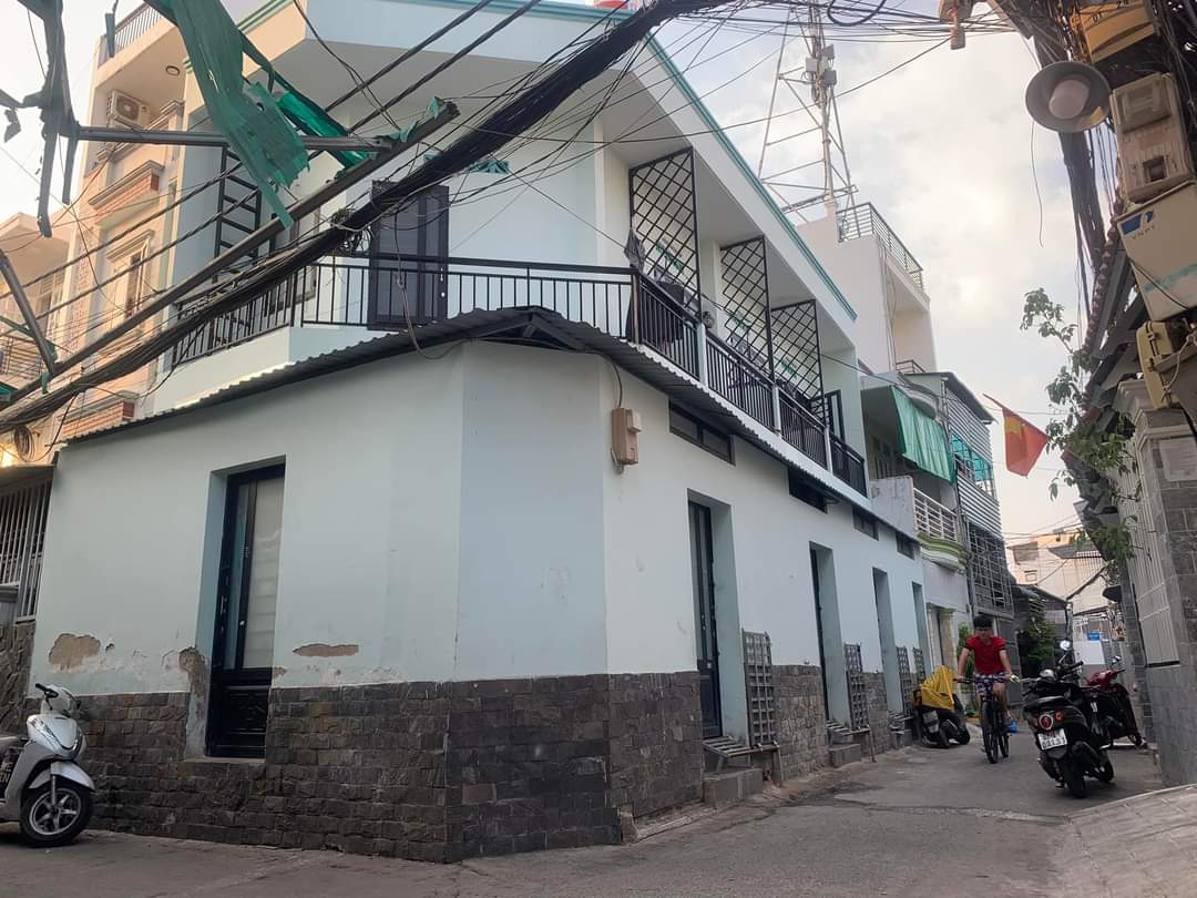 Chủ Kẹt Tiền Bán Gấp Căn Góc 2 MT Hẻm. Huỳnh Tấn Phát. Dòng Tiền 12tr/1th .DT 61m. Giá Chỉ 3 tỷ nhỉnh