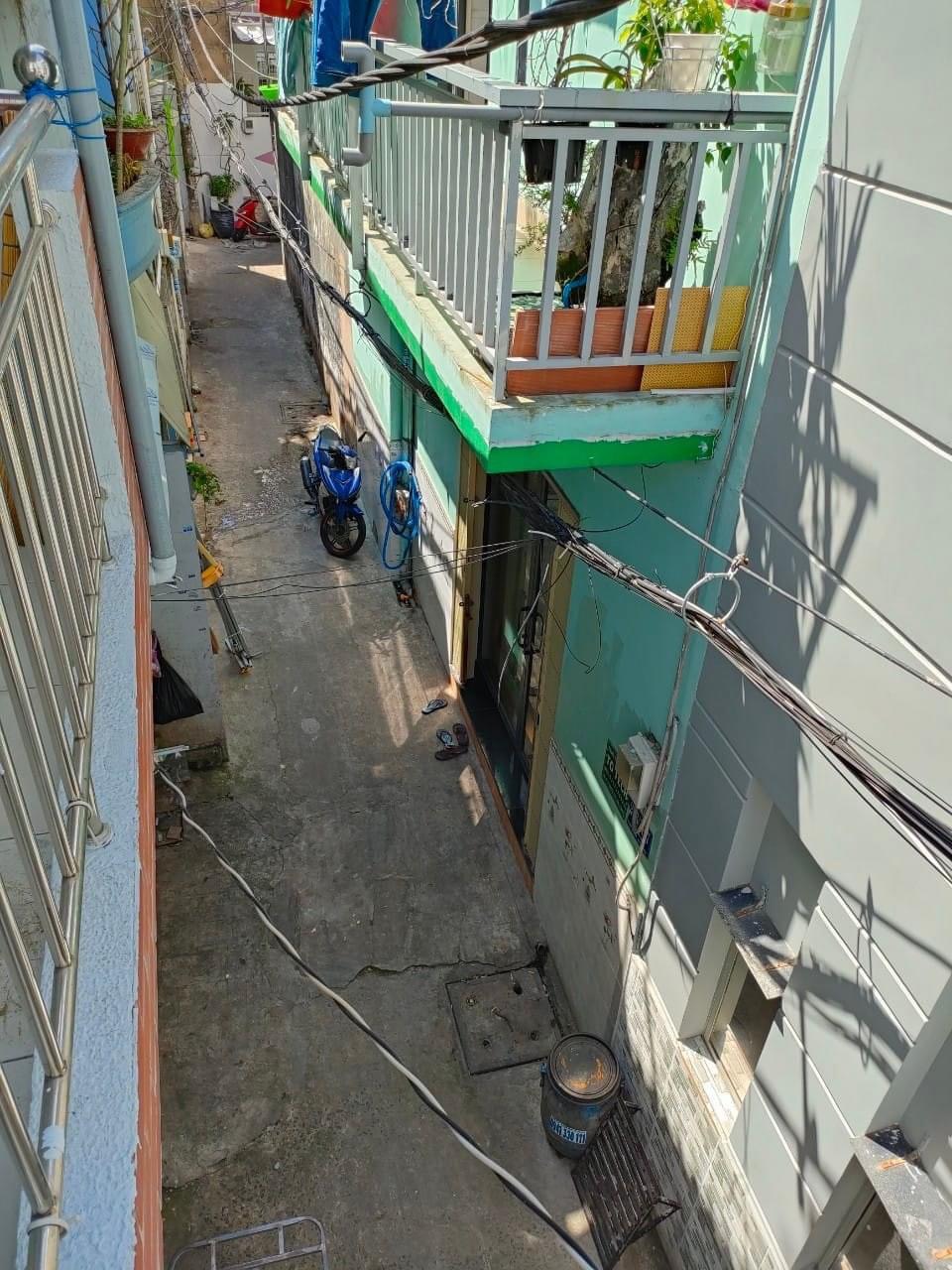 Bán nhà 2 tầng đường lê trọng tấn, ba gác tới nhà, 30m2 chỉ 2.93 tỷ, DTXD: 56M2