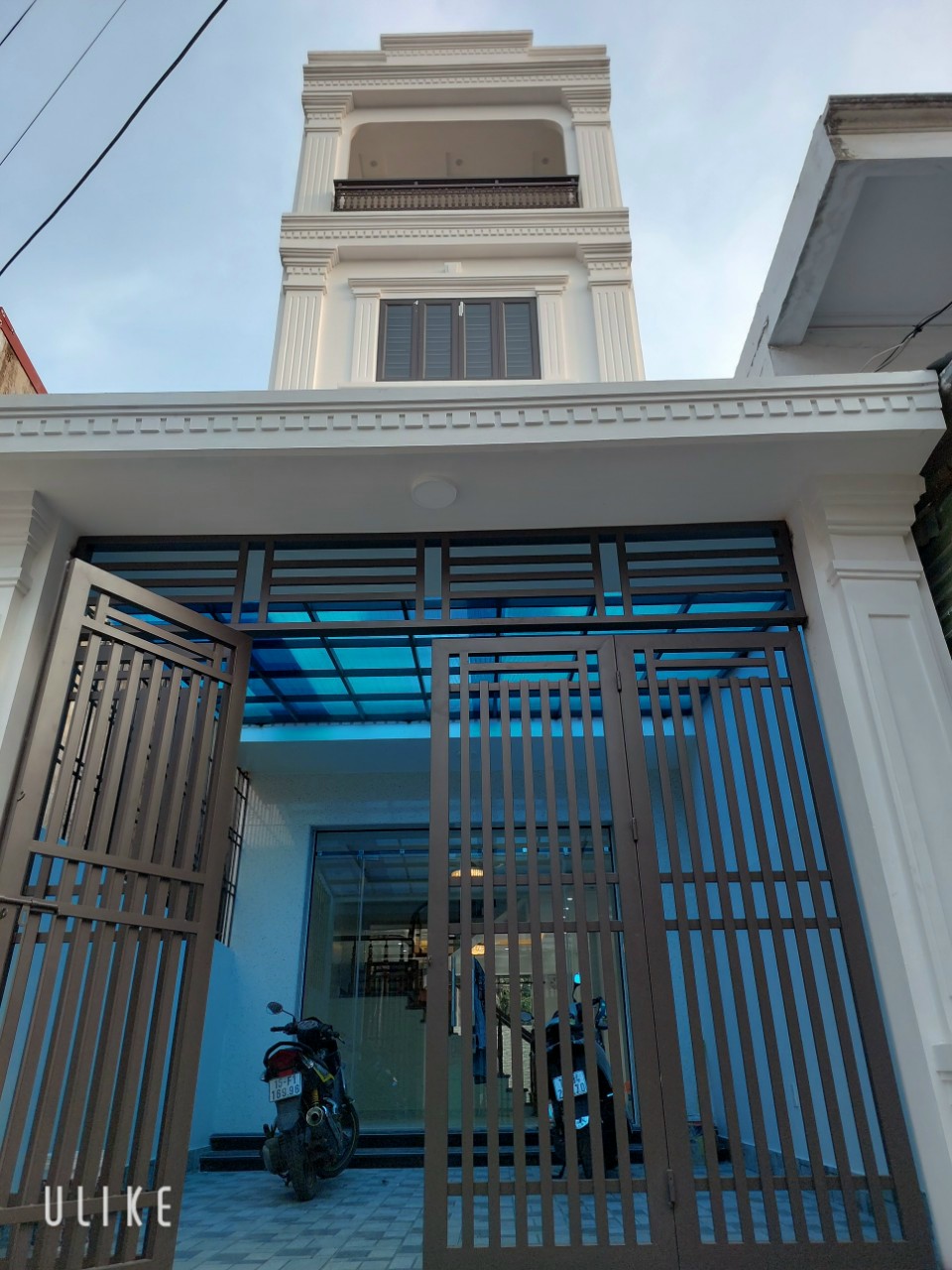 Bán nhà Vạn Mỹ-Đà Nẵng 130m 4 tầng mới tinh sân cổng riêng để ô.tô GIÁ 4.4 tỉ