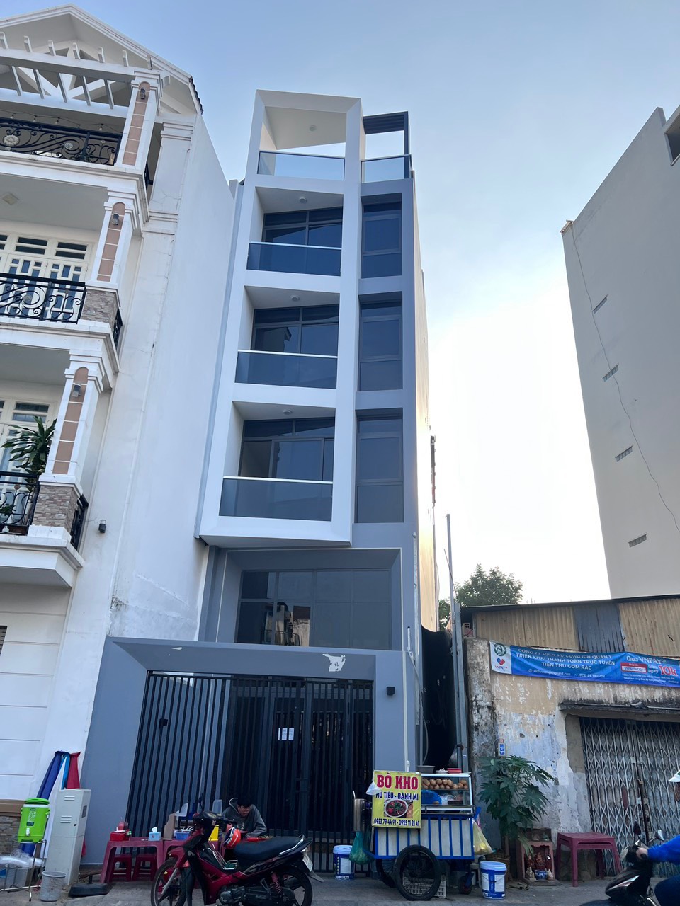 Cho thuê nhà MT Nguyễn Văn Nguyễn Q1 4.58X15 5 tầng, TM, 70tr TL