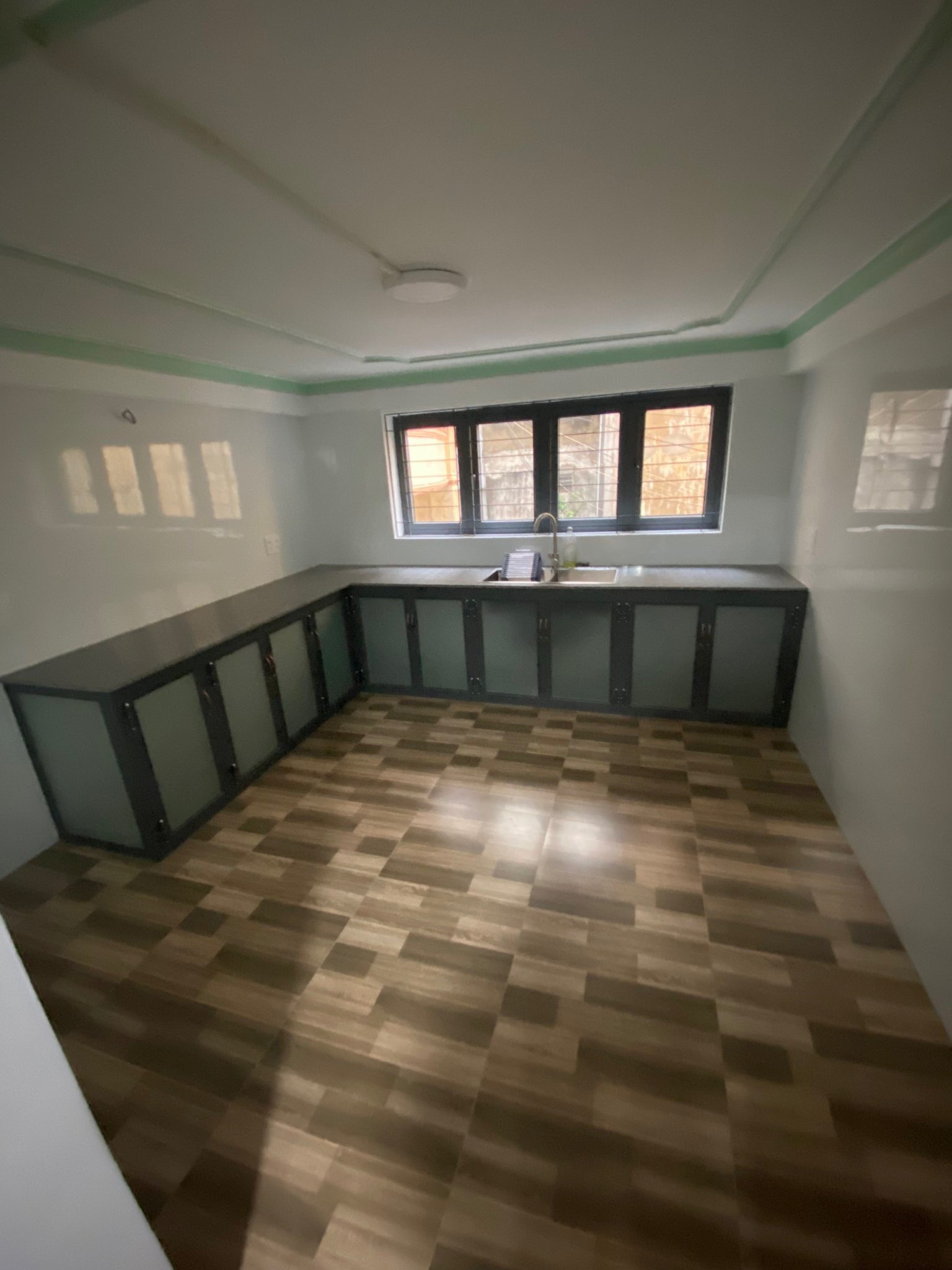 Cần cho thuê nhà mới xây Lý Thái Tổ, P1, Q3. 2 MT trước sau