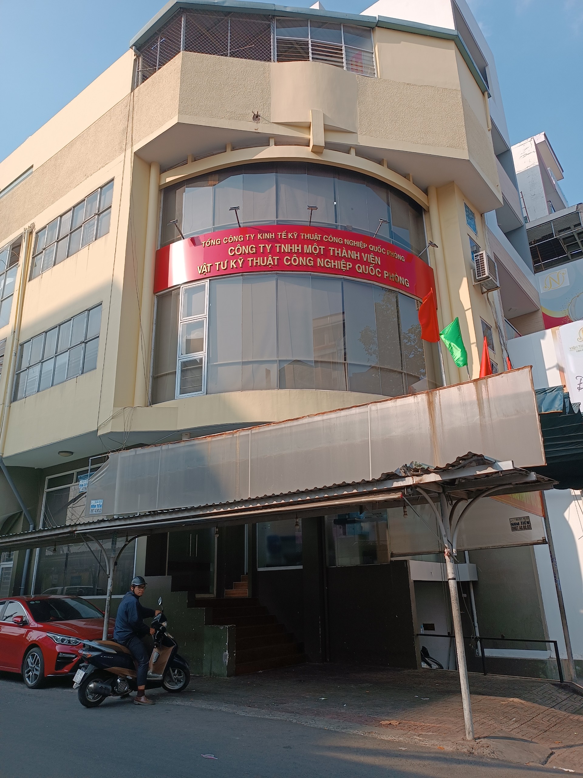 Cho thuê nhà MT Tô Hiến Thành Q10 8X20 hầm 4 tầng, 2 Mặt tiền, 145tr TL