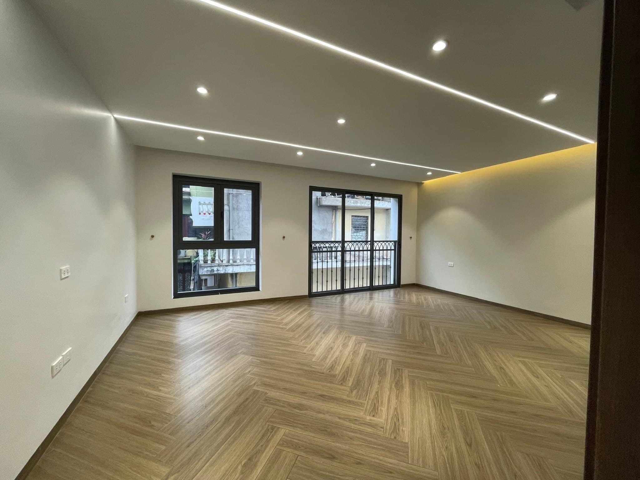 Thái Hà, Đống Đa 7 Tầng, thang máy, Gara ô tô - 46M* MT5,9M - 11,6 TỶ - LH: 0969618967.