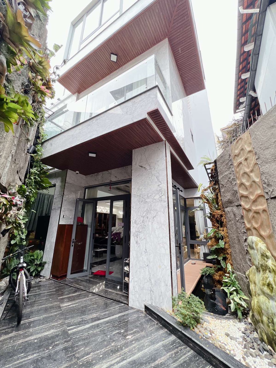 Bán biệt thự Tú Xương, nằm trong khu BT lâu đời Q. 3 DT đất 141m2, giá 60 tỷ thương lượng