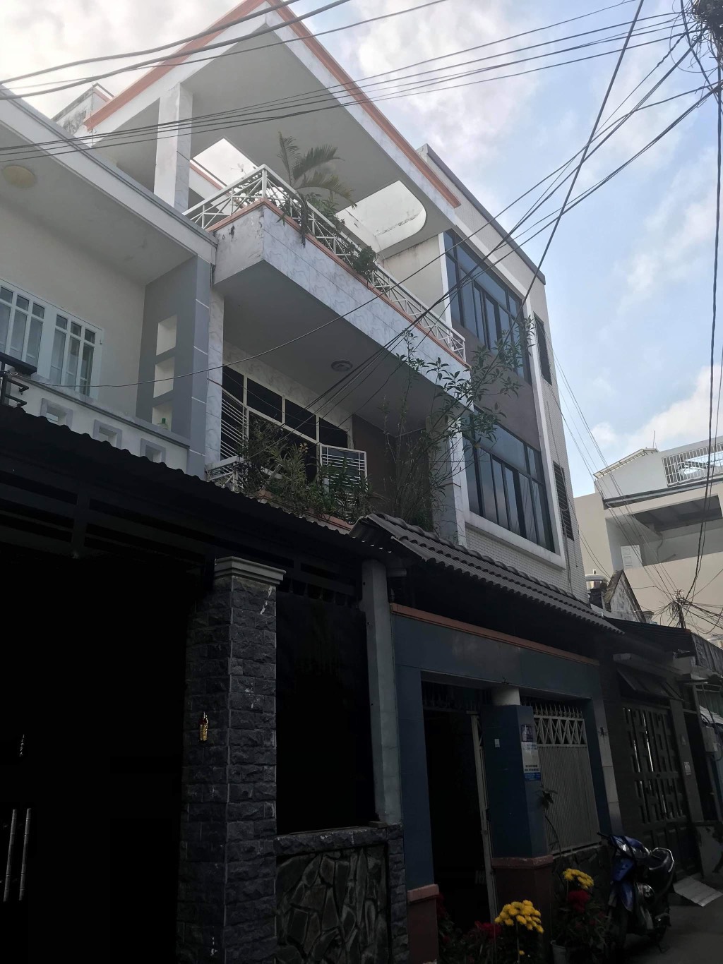 Nhà HẺM XE HƠI Lê Văn Thọ, P.11 DT: 5m x 25m, 3 Tấm. Giá: 8.5 Tỷ Cg