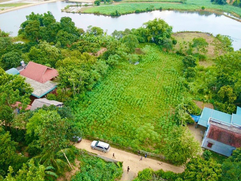 BÁN LÔ ĐẤT BÁM HỒ , VIEW THOÁNG BÁM DG BE TONG TO TẬN 32M TẠI LẠC SƠN - HB