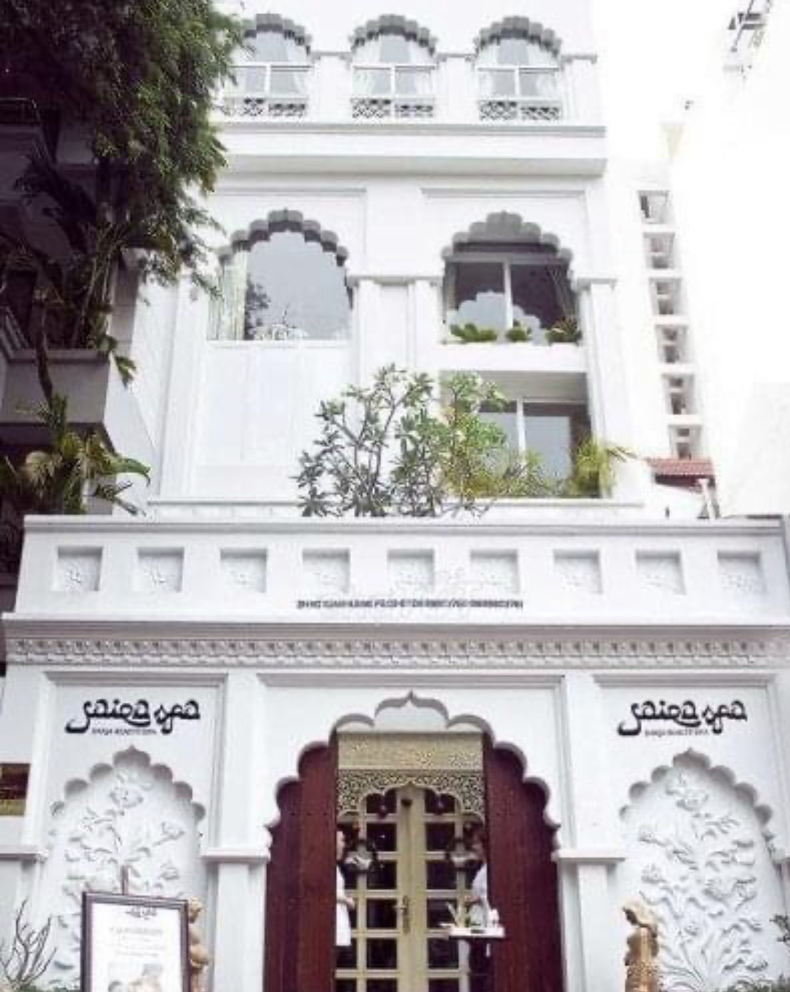 Cho Thuê! Nhà Đẹp Thiết Kế Riêng Ở Hồ Xuân Hương Q,3 DT:6,6x13 KC:1 trệt 5 lầu Giá:135Triệu/tháng