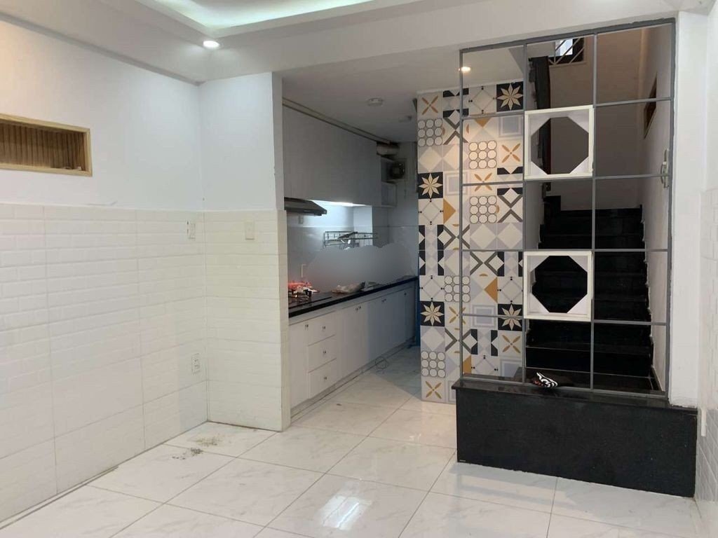 Nhà nguyên căn hẻm Bến Vân Đồn Phường 9 Quận 4