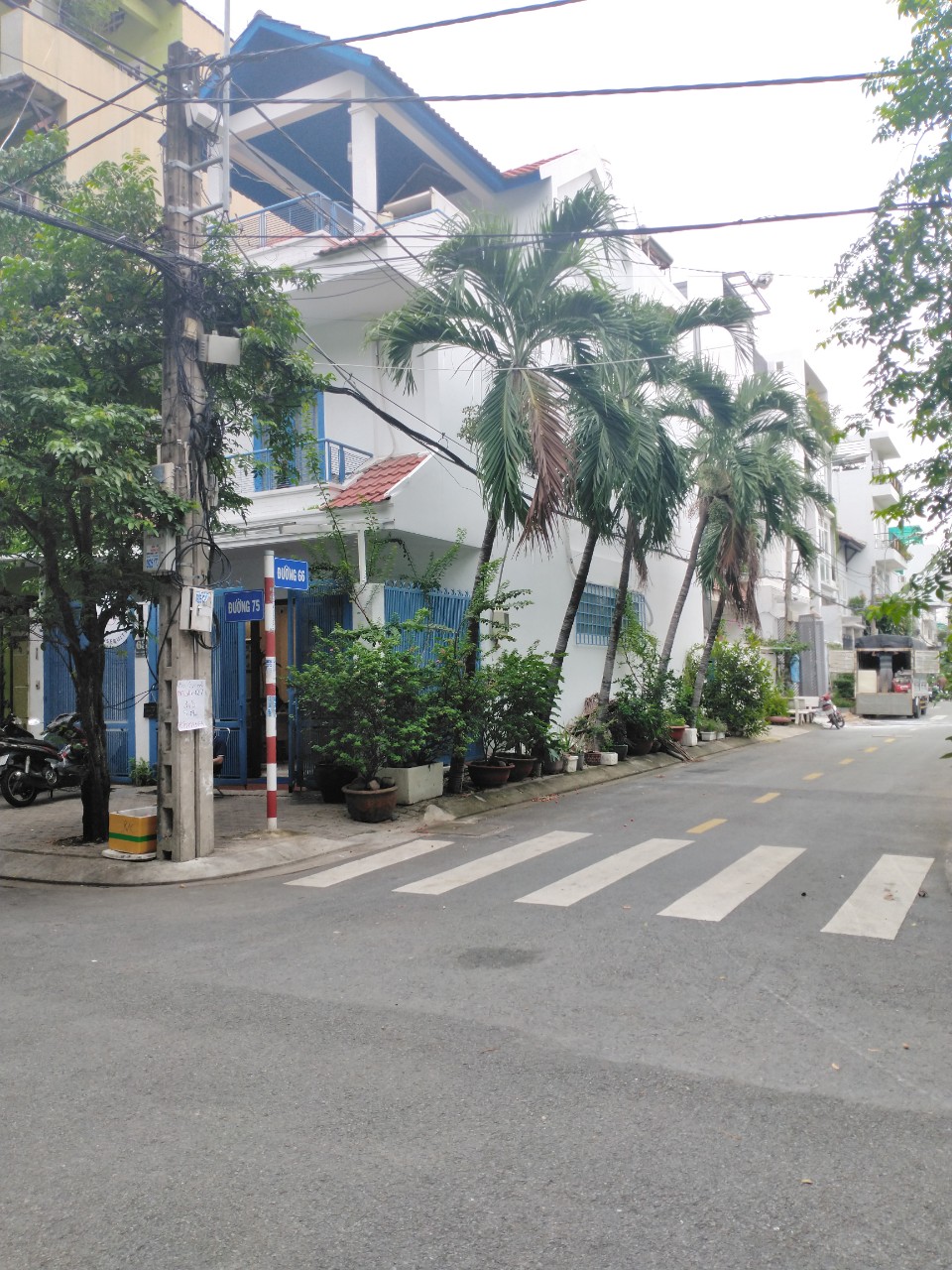 Nhà giá tốt góc 2 mặt tiền KDC Tân Quy Đông