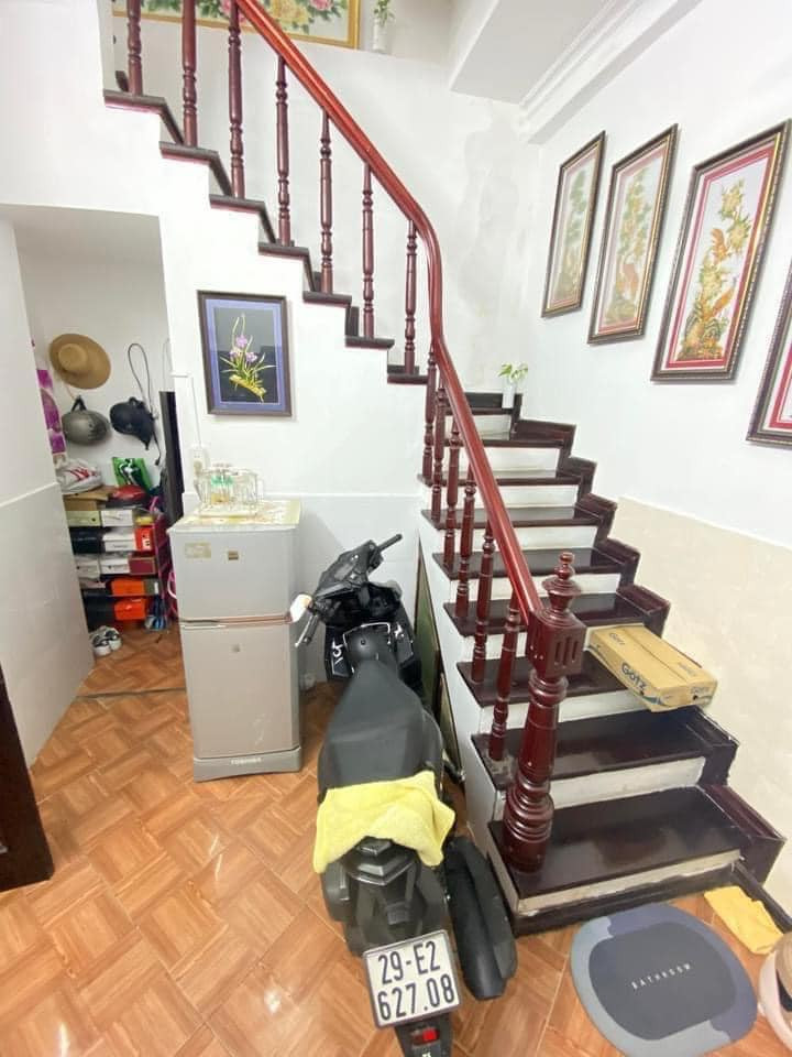 Bán Nhà Ngõ 157 Chùa Láng , Kinh Doanh Siêu Đỉnh , Giá Rẻ Dt 38 m2 x 4 Tầng Giá 4 tỷ