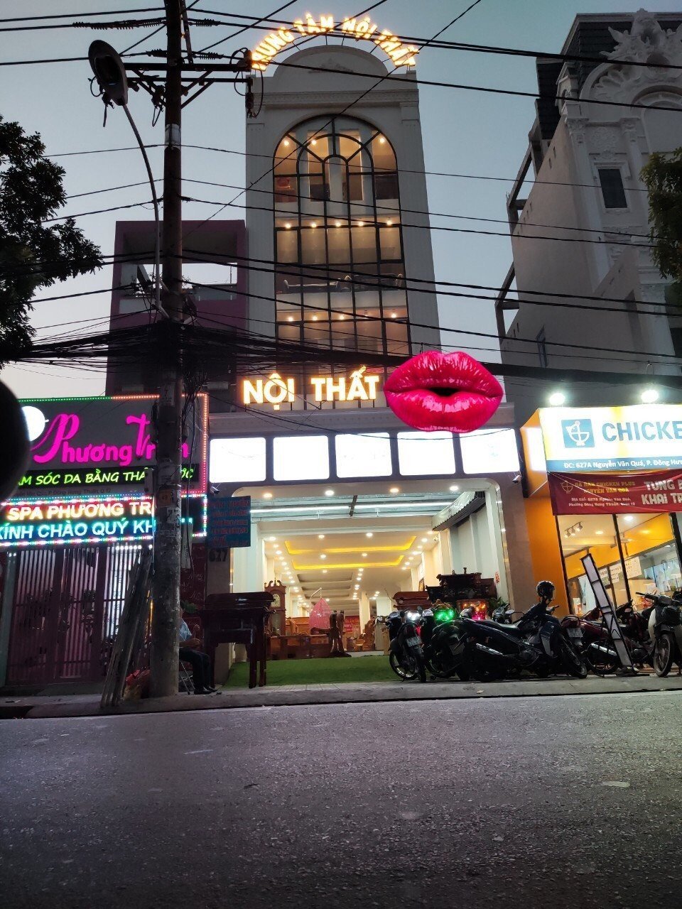 Bán Căn Mặt Tiền Vị Trí Trung Tâm, Thủ Đức, 240m2, 3 Tầng, Chỉ nhỉnh hơn 20Tỷ