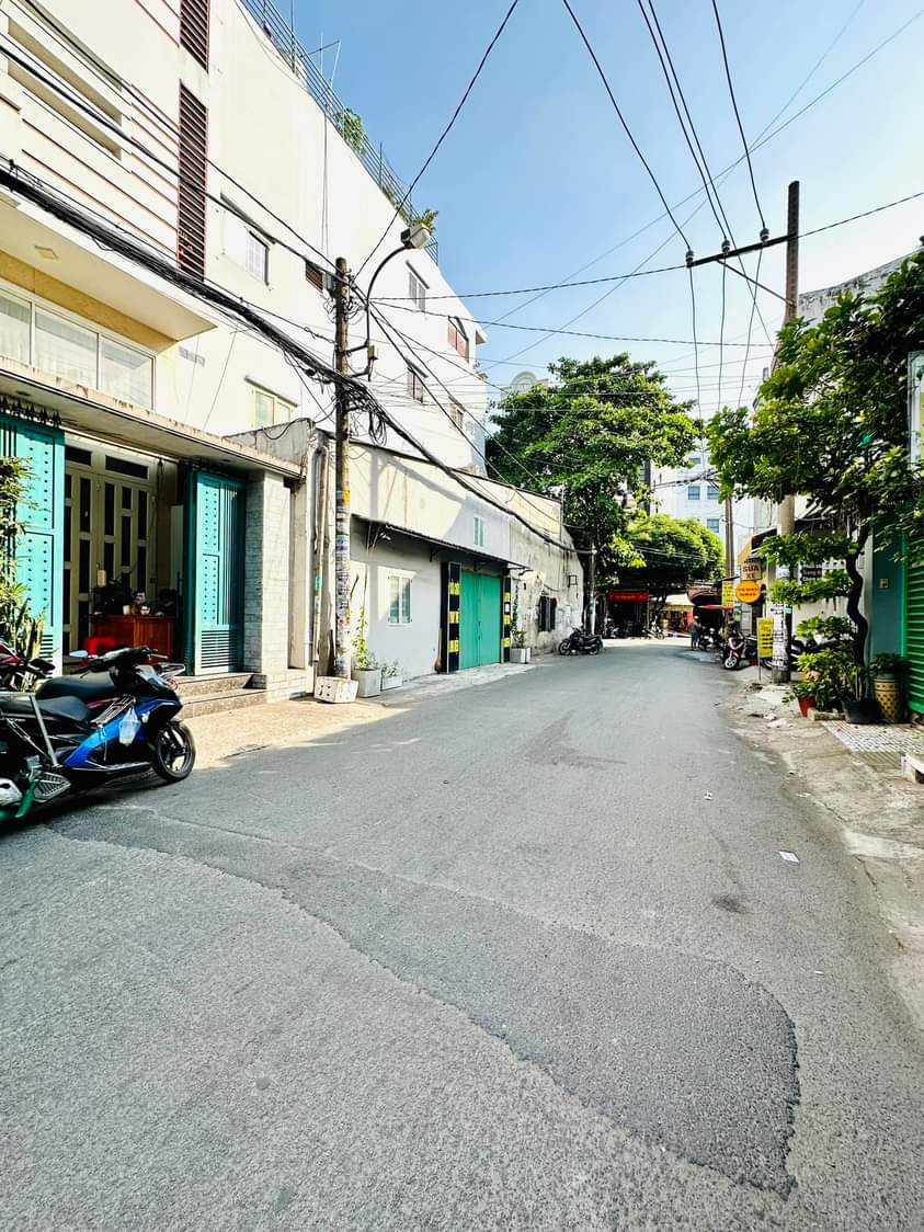 P15 TÂN BÌNH, XE 7 CHỖ VÀO NHÀ, DT 5X20(100M2), 1 LỬNG, 2LẦU, SÂN THƯỢNG. GIÁ 9.1TỶ