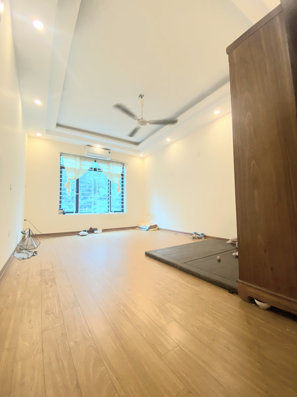 Bán nhà đường Nguyễn Đức Cảnh, nhà chủ xây tầm 3 năm, 36m2 sổ đỏ, 5 tầng, 3,25 tỷ