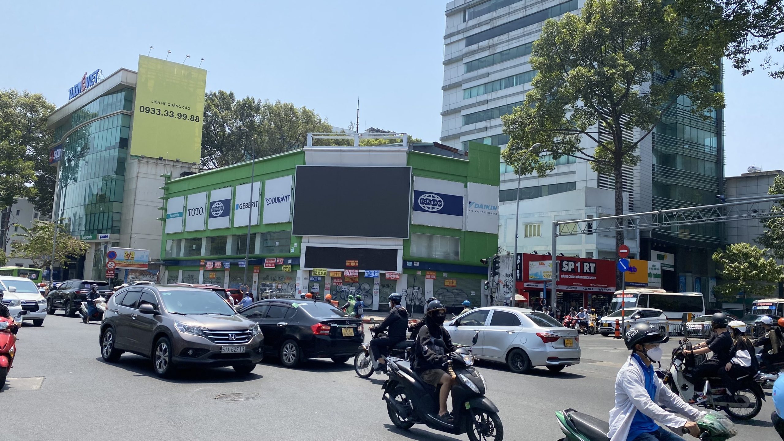 Cực Hiếm!! Cho thuê góc 2 MT Cách Màng Tháng Tám và Nguyễn Thị Minh Khai, Q. 1, 40x35m, 1 trệt 1 lầu, DTSD: 2.300m2