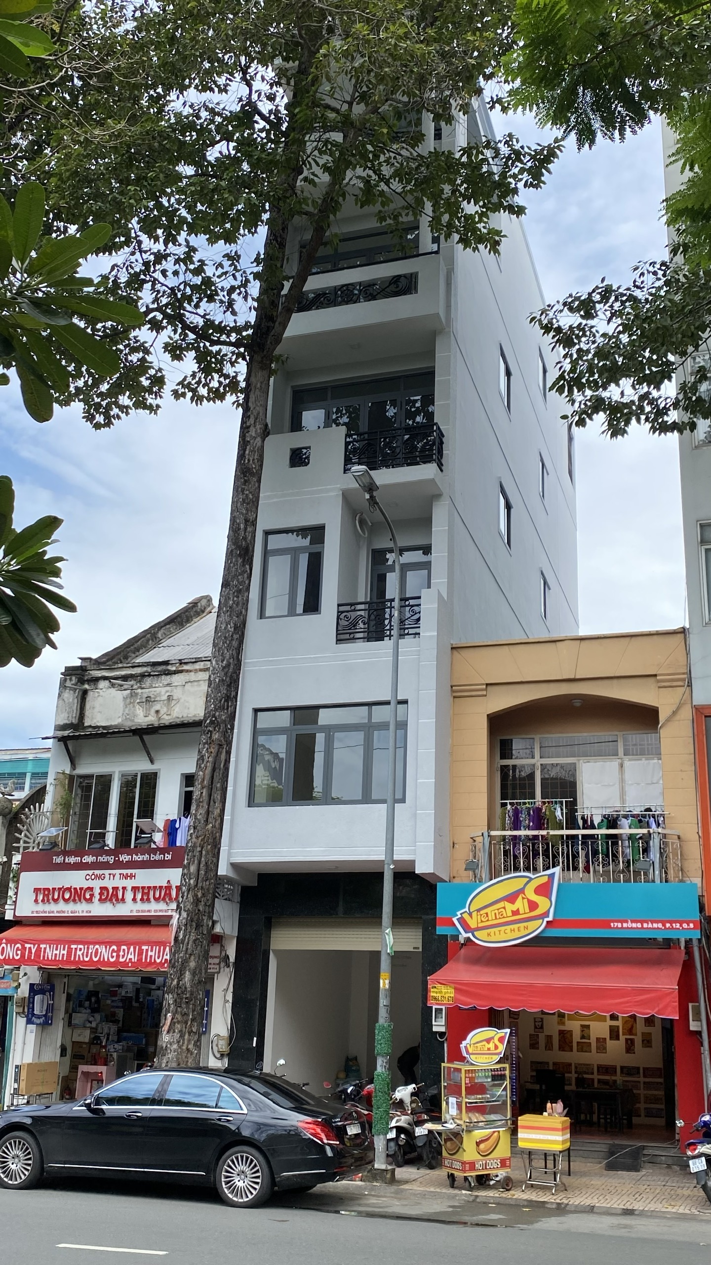 Bán hoặc cho thuê nhà MT Hồng Bàng p12q5. 4 x 18 , trệt 5 lầu thang máy. giá 65tr- 28 tỷ thương lượng