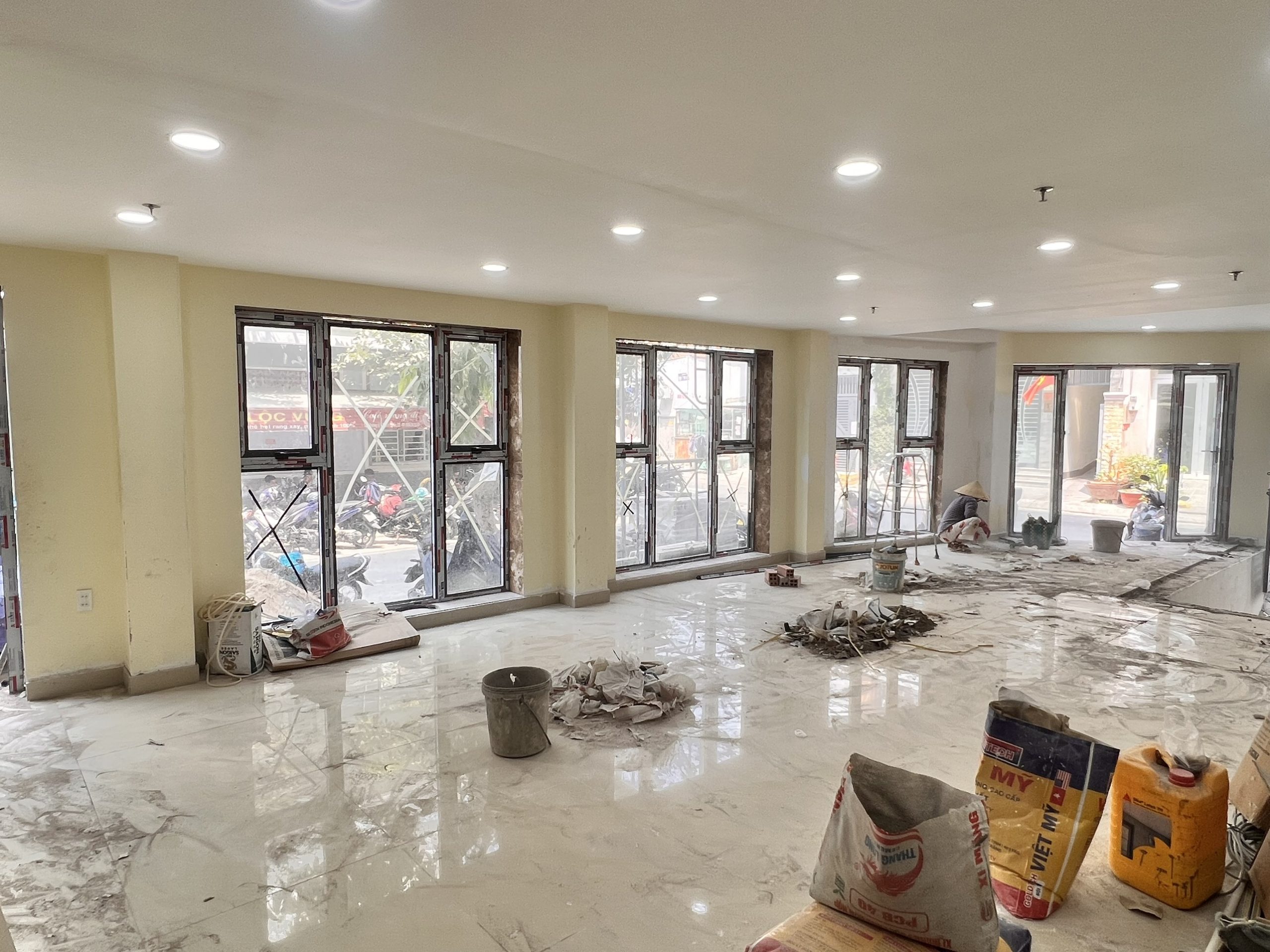 Mặt bằng mới vị trí đẹp tiện KD hoặc làm VP